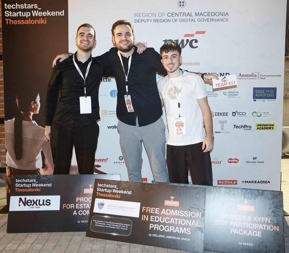 Η ομάδα της Nestia AI με τα βραβεία του Techstars Startup Weekend Θεσσαλονίκης